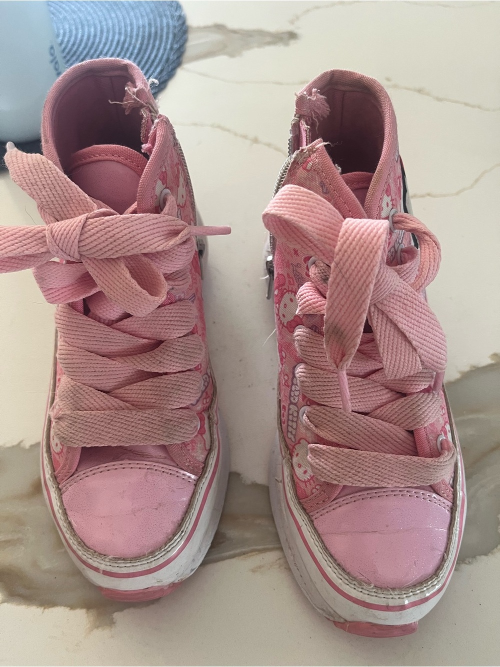 Heelys Hello Kitty Pink High-Top Kids Sneakers with Playful Print